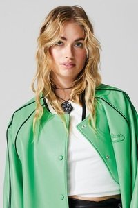 Profile of Roxy Dekker