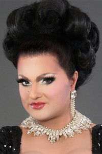 Profile of Robyn DeCradle