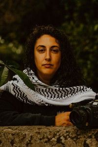 Profile of Carolina Pereira