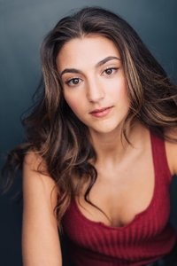 Profile of Analise Scarpaci