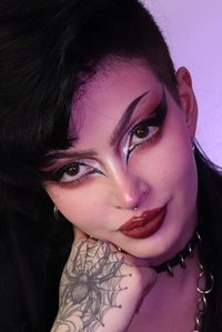 Profile of Luna Hengel