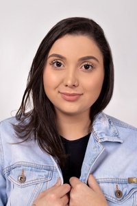 Profile of Amália Leal
