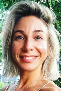 Profile of Phoebe De Winter