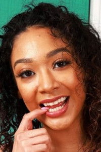 Profile of Sarah Lace