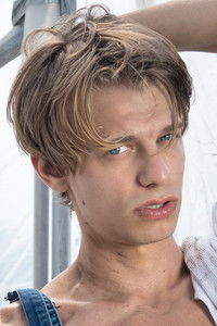 Profile of Leo Louis