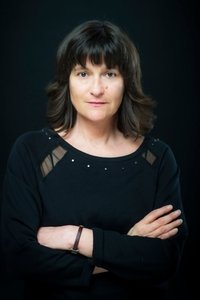 Profile of Éva Pataki