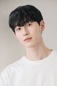 Profile of Kim Ho-young