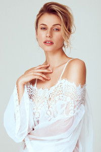 Profile of Olga De Mar