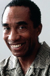 Profile of Regge Life