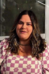 Profile of Camila Salomão