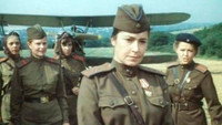 «В небе «ночные ведьмы» (1981)» — обои к фильму #1