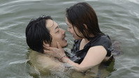 «Лишь здесь остался свет (2014)» — обои к фильму #3