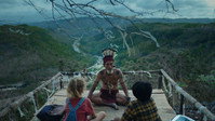 «Christmas in the Jungle (2020)» — обои к фильму #1