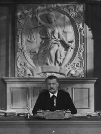 Постер к фильму При закрытых дверях (1940)