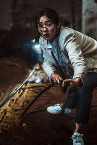 Постер фильма «Обрушение (2021)» — (1 из 15)