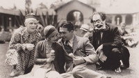 «The Girl from Woolworth's (1929)» — обои к фильму #1