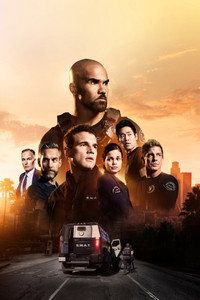 Постер сериала «S. W. A. T.: Спецназ города ангелов (2017-2025)» — (7 из 44)