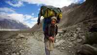 «K2 и невидимые помощники (2015)» — обои к фильму #1