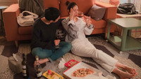 Обои к сериалу «Красивая сестра, которая покупает мне еду (2018)» — (16 из 30)