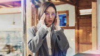 «Я влюбилась в голограмму (2020)» — обои к сериалу #9