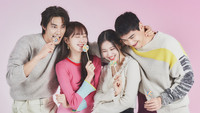 Обои к сериалу «Скажи мне, что это любовь (2023)» — (23 из 42)