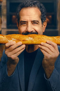 Постер сериала «Tony Shalhoub Breaking Bread (2025)» — (3 из 8)