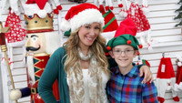 «Hats Off to Christmas! (2013)» — обои к фильму #3