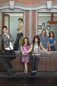 Постер сериала «Волшебники из Вэйверли Плэйс (2007-2012)» — (16 из 39)