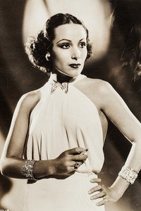 Постер к фильму Я живу ради любви (1935)