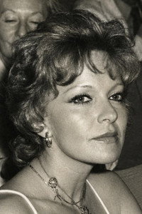 Lisa Gastoni