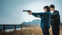 Обои к сериалу «Магазин для киллеров (2024)» — (11 из 60)