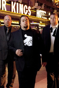 Постер сериала «Звёзды ломбарда (2009)» — (13 из 50)