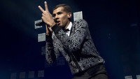 «Racine Carré Live (2015)» — обои к фильму #1