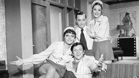 «Ένας τρελλός τρελλός αεροπειρατής (1973)» — обои к фильму #1