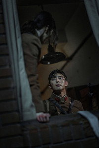 Постер сериала «Кёнсонское существо (2023-2024)» — (7 из 32)