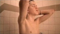 «Душ Ньюмана (2001)» — обои к фильму #2