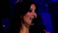 «Idina Menzel Live: Barefoot at the Symphony (2012)» — обои к фильму #1