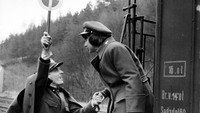 «Поезда под пристальным наблюдением (1966)» — обои к фильму #3