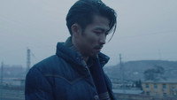 «Слон сидит спокойно (2018)» — обои к фильму #7