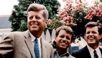«Vier Brüder, fünf Schwestern. Die Kennedys (2023)» — обои к фильму #2