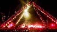 Red Hot Chili Peppers Live At The Pyramids