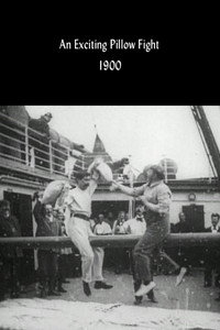 Постер фильма «Захватывающий поединок подушками (1900)» — (1 из 1)