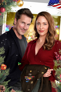 Постер фильма «Bringing Christmas Home (2023)» — (1 из 4)
