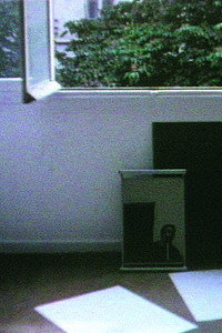 Постер к фильму Jeune femme à sa fenêtre lisant une lettre (1983)