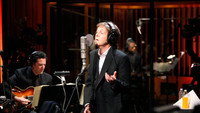 «Paul McCartney's Live Kisses (2012)» — обои к фильму #1