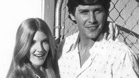 «Что на самом деле произошло с Классом 65-го года? (1977-1978)» — обои к сериалу #1