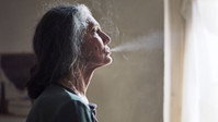 «Исчезновение моей матери (2019)» — обои к фильму #1