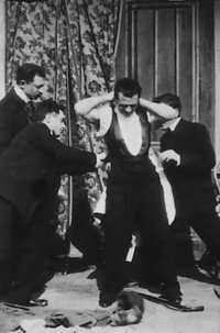Постер фильма «Segreto per vestirsi (con aiuto) (1898)» — (2 из 2)