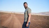 Обои к сериалу «Турист (2022-2024)» — (11 из 19)