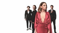 Обои к сериалу «Спасибо, следующий! (2024)» — (11 из 29)